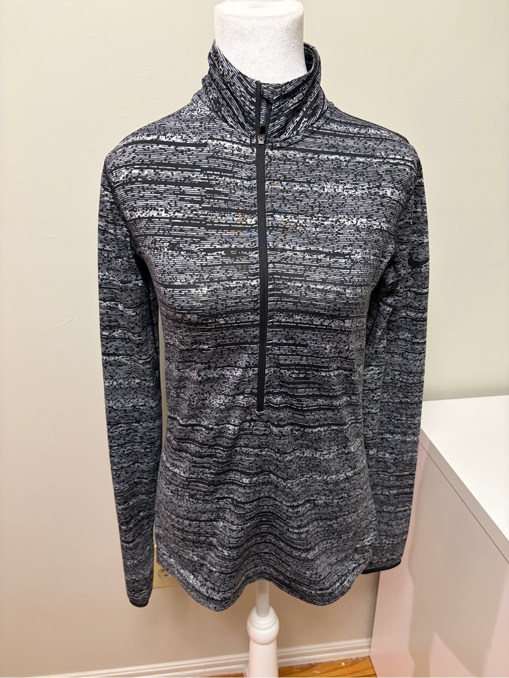 Nike Pro Dri-Fit Women’s Half-Zip Training Athletic Pullover Size Medium